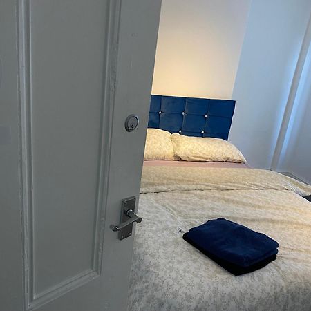 Marvellous Room 2 Stoke-on-Trent ภายนอก รูปภาพ